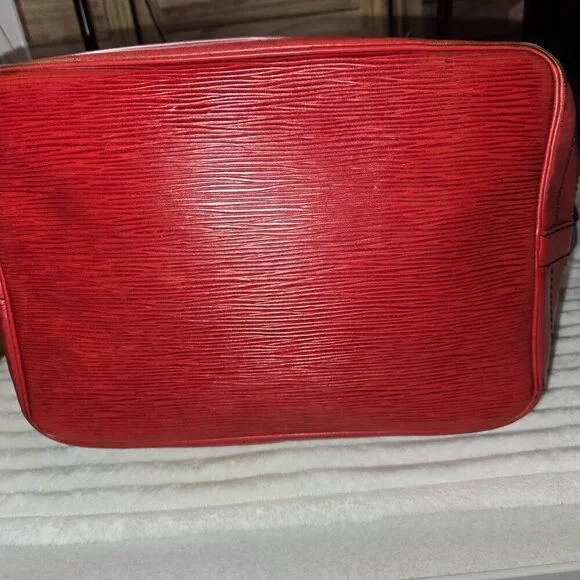 *Authentic* Louis Vuitton Epi Noe with matching wallet - Picture 10 of 16